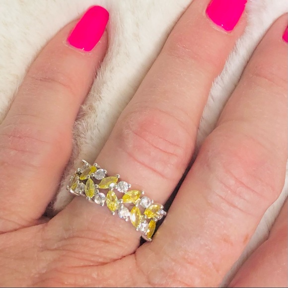 Bomb Party Golden Topaz & Cubic Zirconia Ring size 9 - Picture 4 of 4